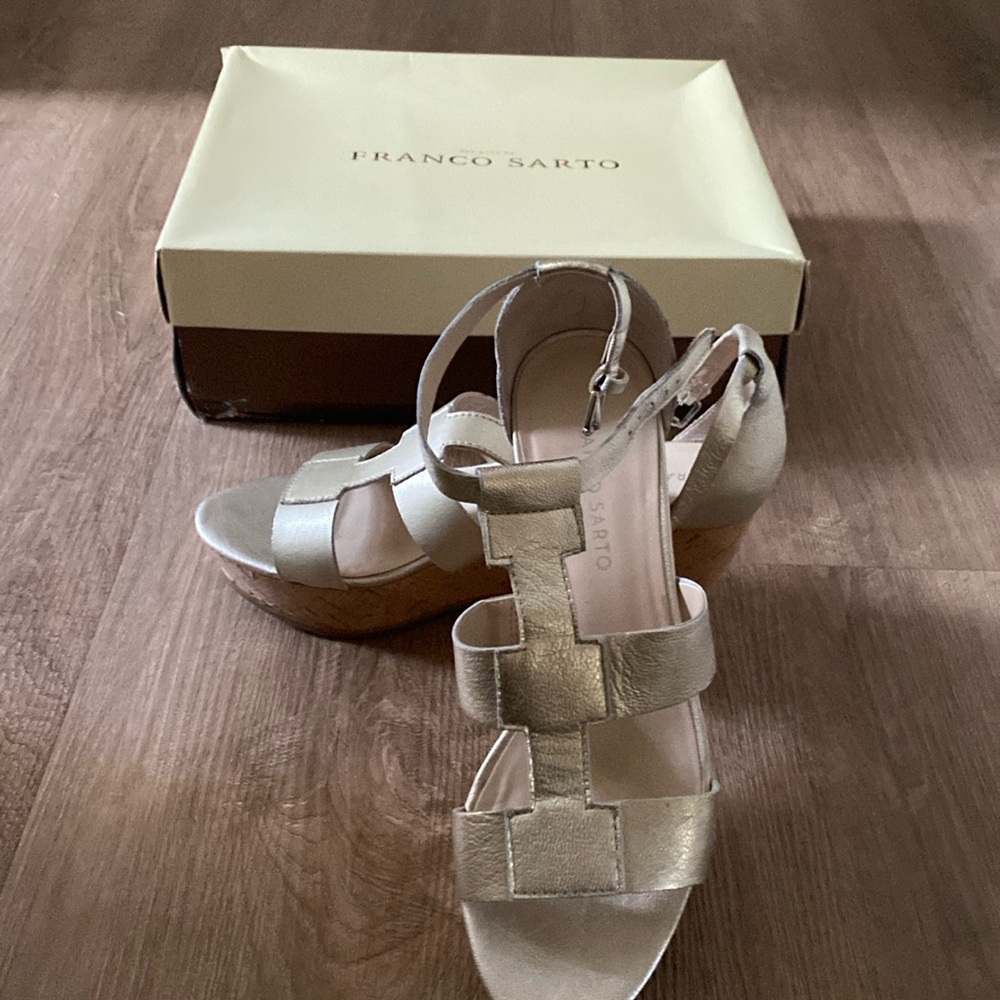 Wedge sandals